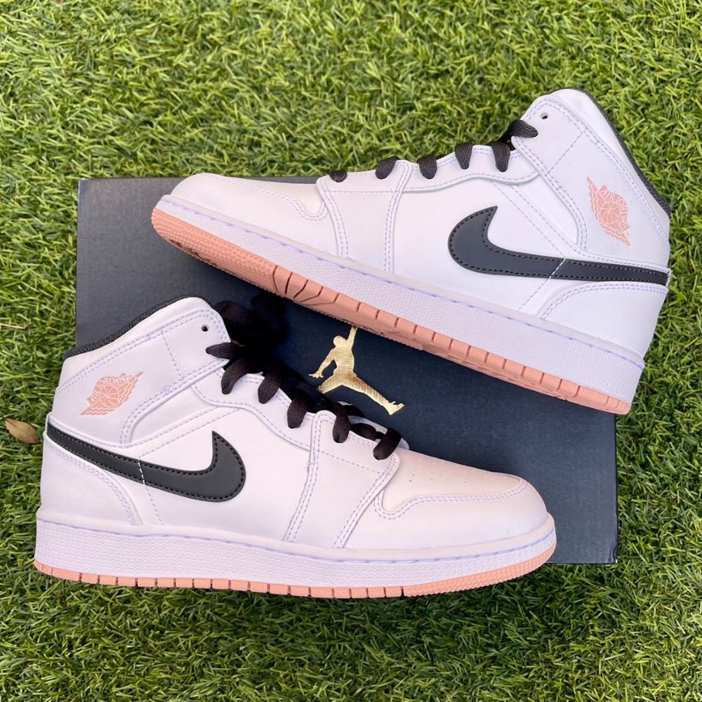 Nike Air Jordan 1 white black shoes - Picture 2 of 4